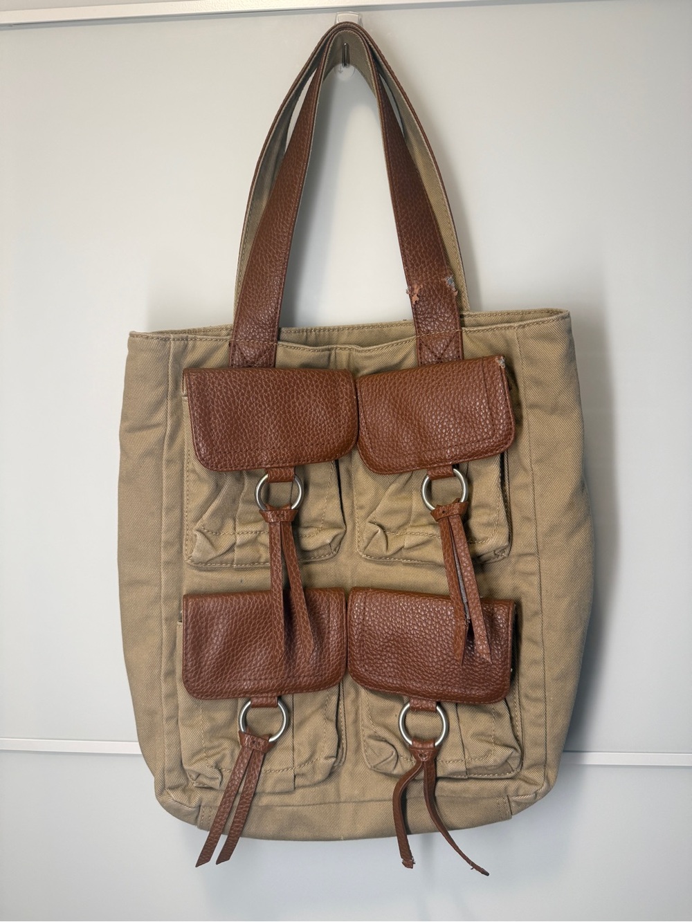 CLEARANCE 4/$15💸 Canvas Tote with Brown Leather Pockets and Straps